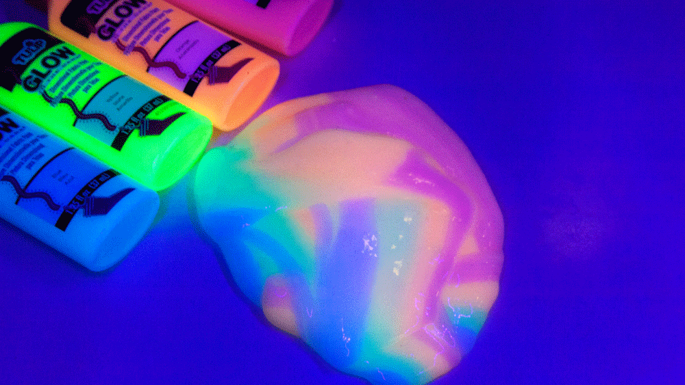 0059301_diy-glow-slime.png