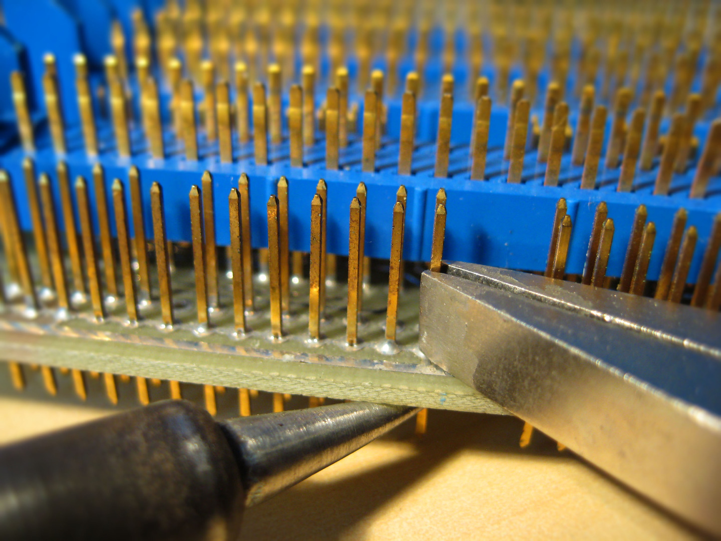 006.4.1 - pin desoldering.jpg