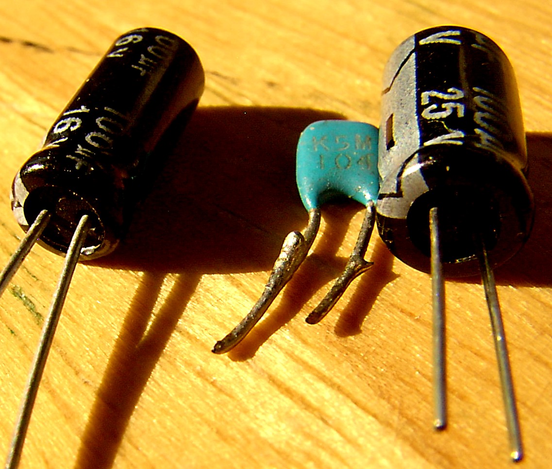 01.H.capacitors.jpg