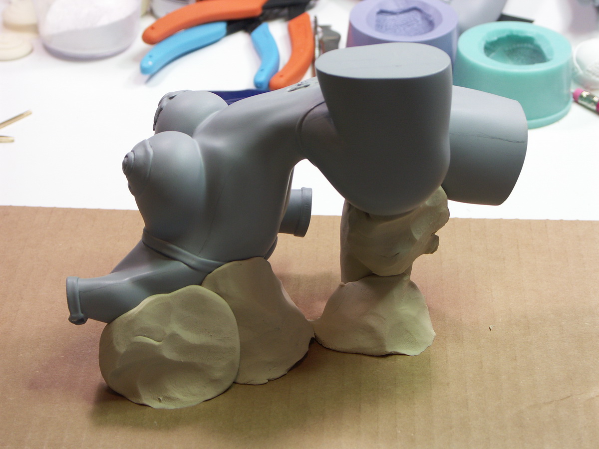 01_Molding the Torso.jpg