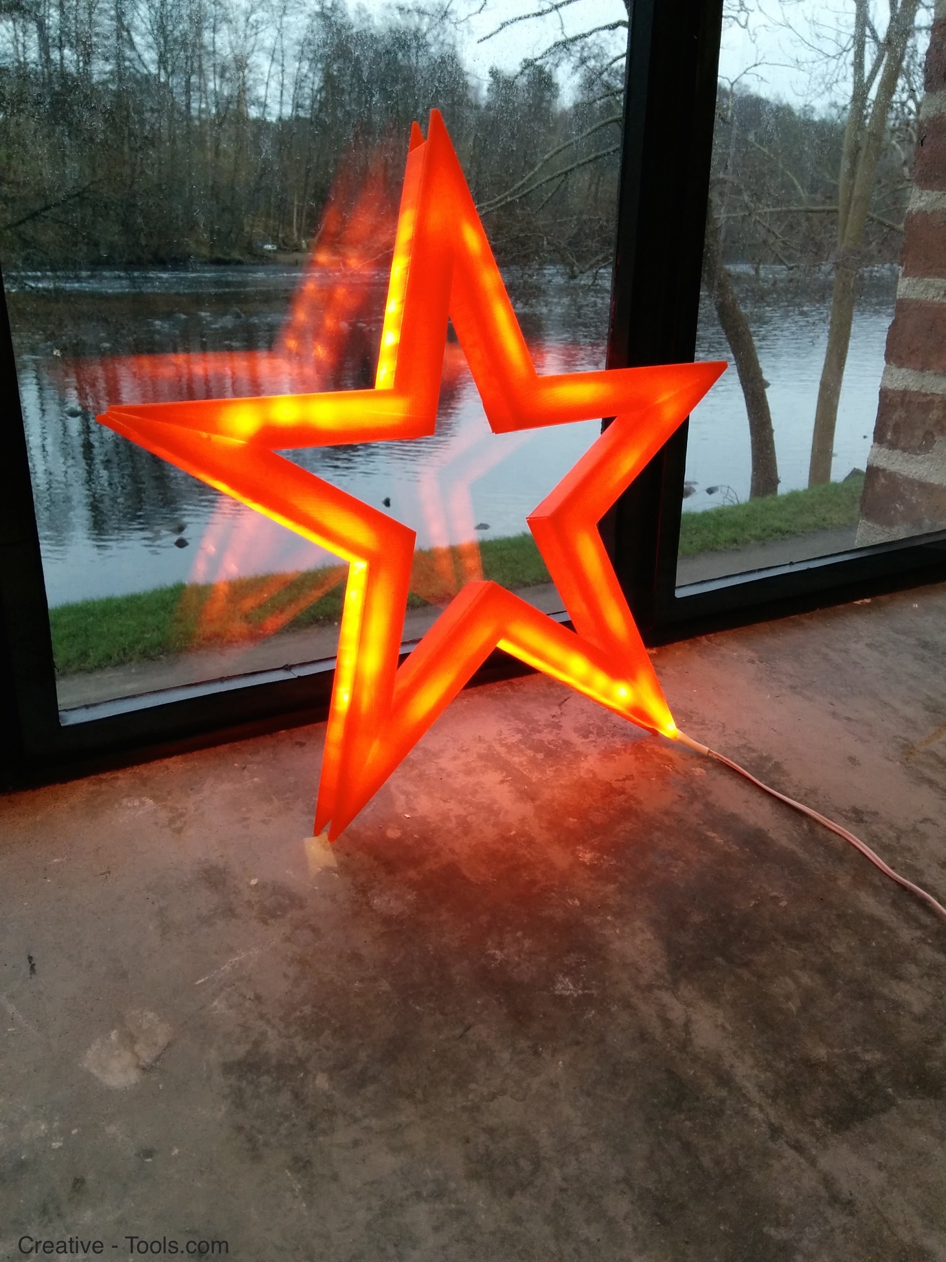 020 - Vega - The LED-lit Christmas Star.jpg