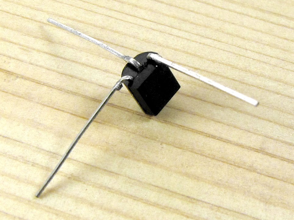 021b_bend_transistor_leads.jpg