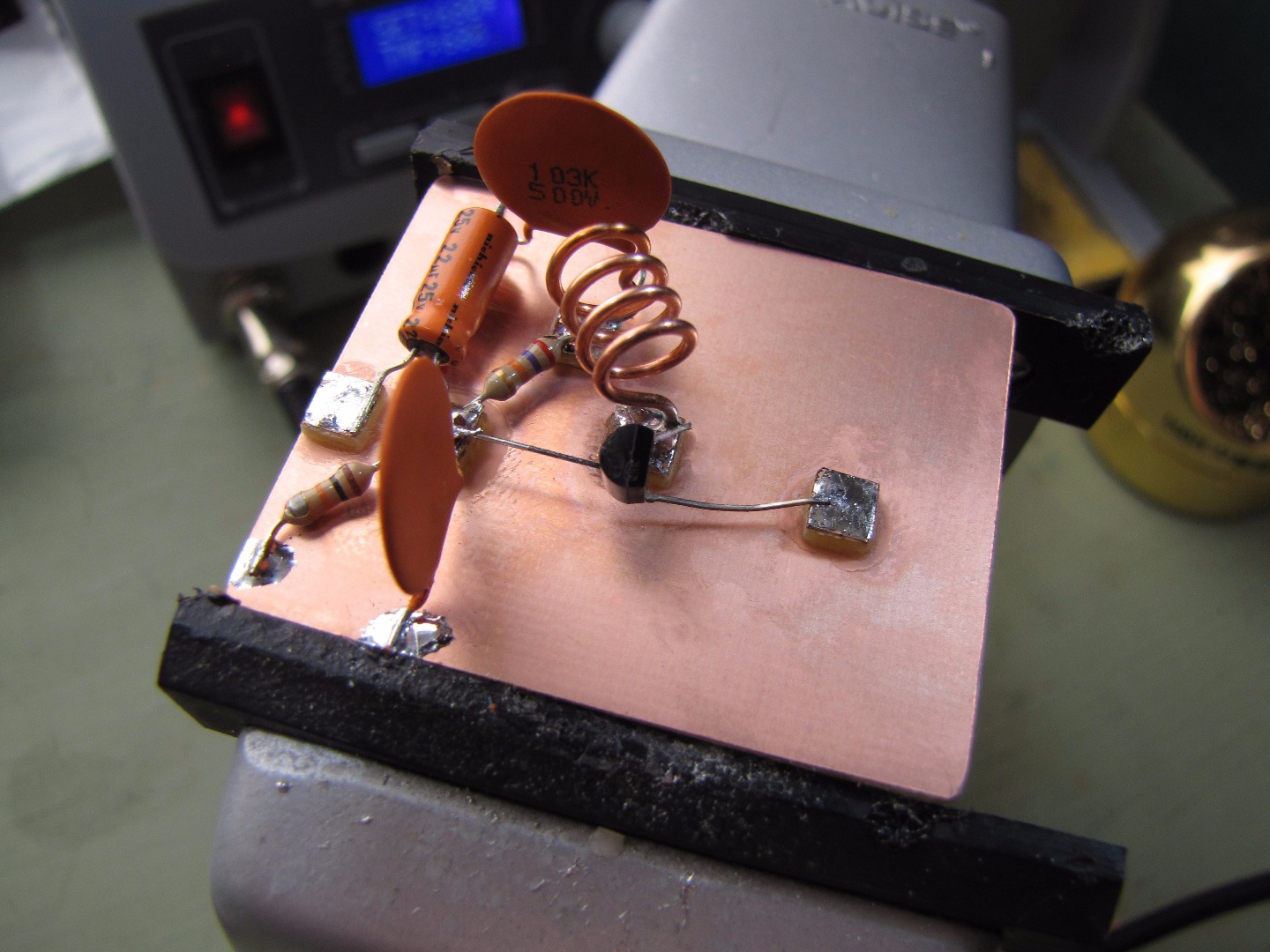 022_solder_transistor_in_place.jpg