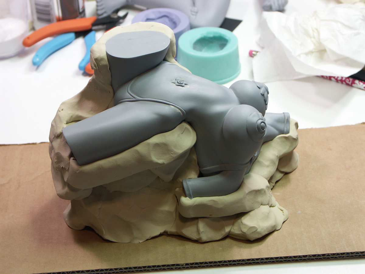 02_Molding the Torso.jpg