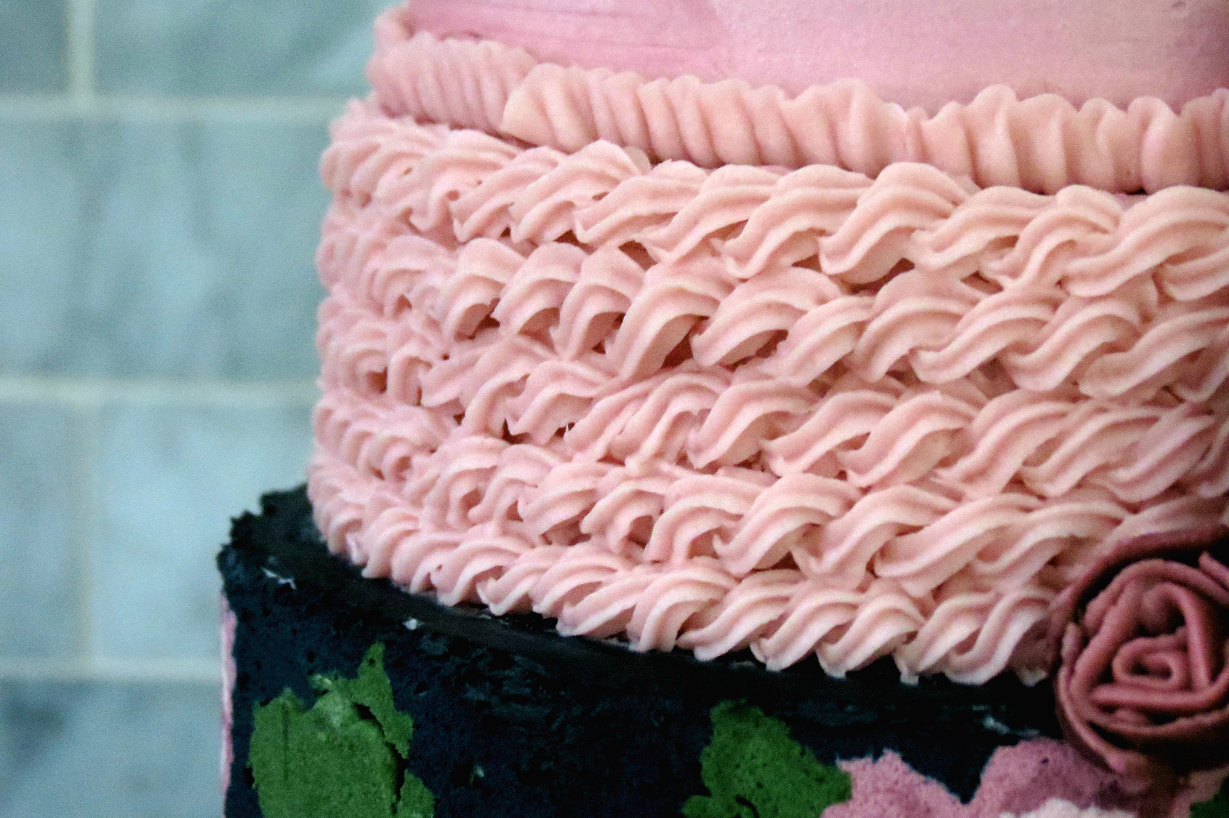 03 Vintage Tapestry Cake - Buttercream Ropes.jpg