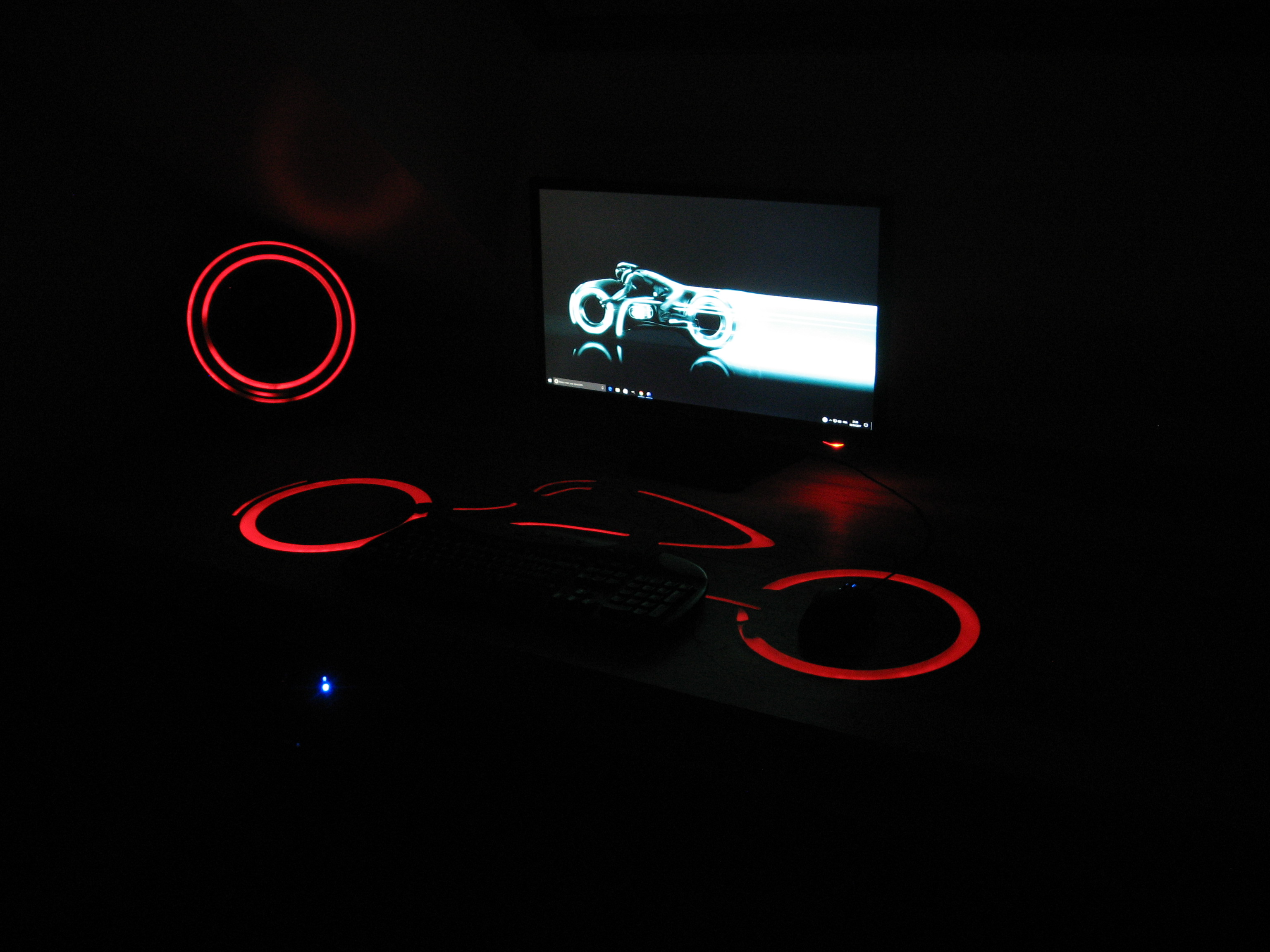 03 tron desk.JPG