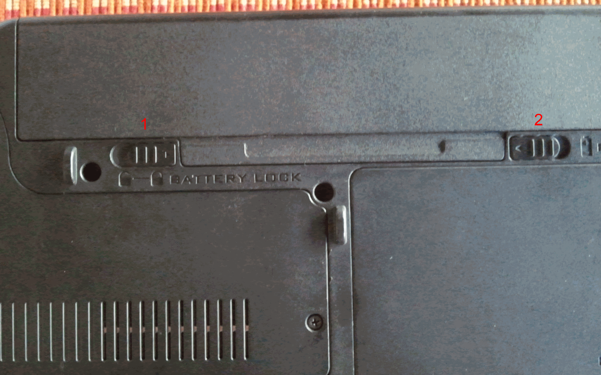 03-LG F1 Laptop Battery Lock.gif