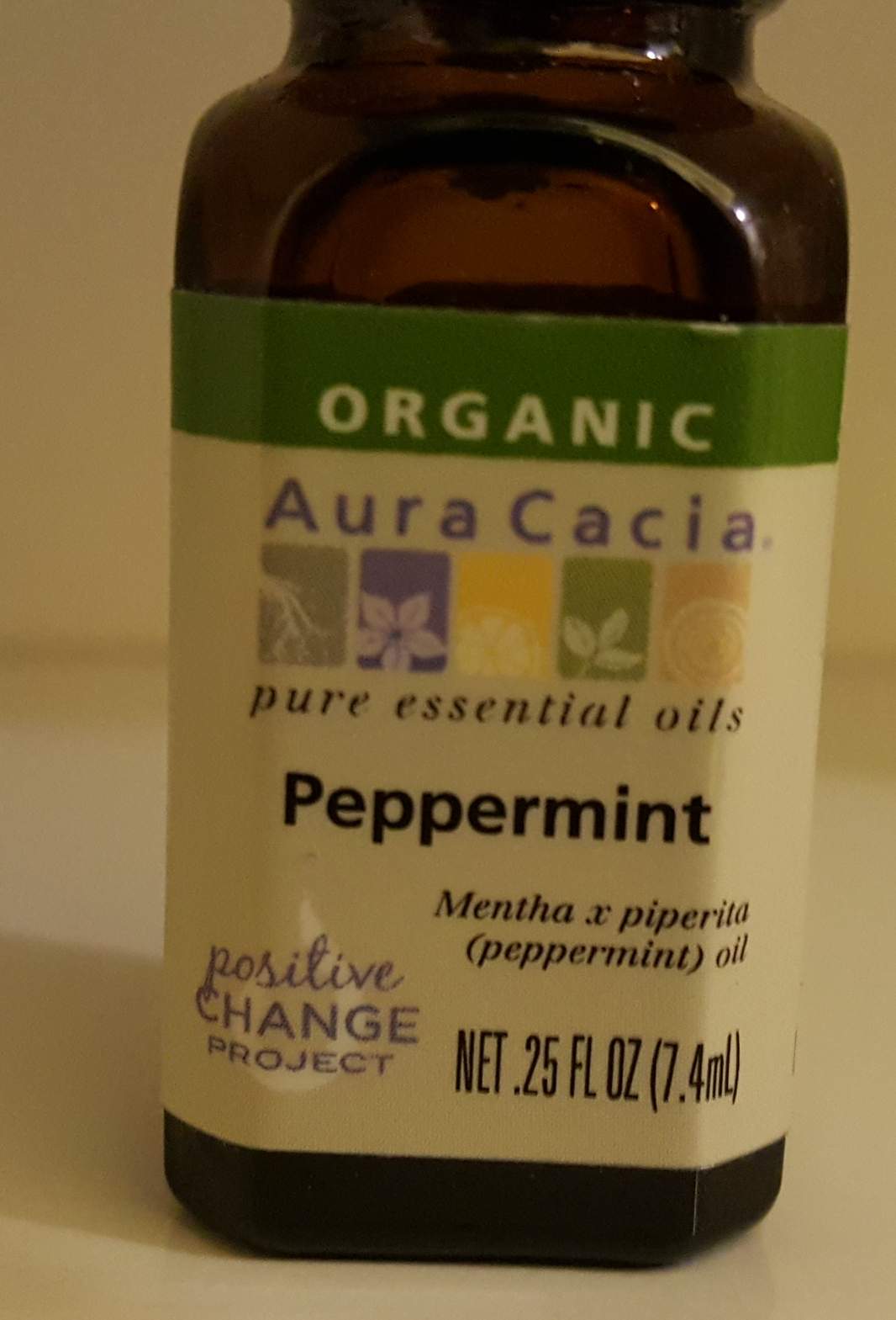 04 Peppermint Oil 1.jpg