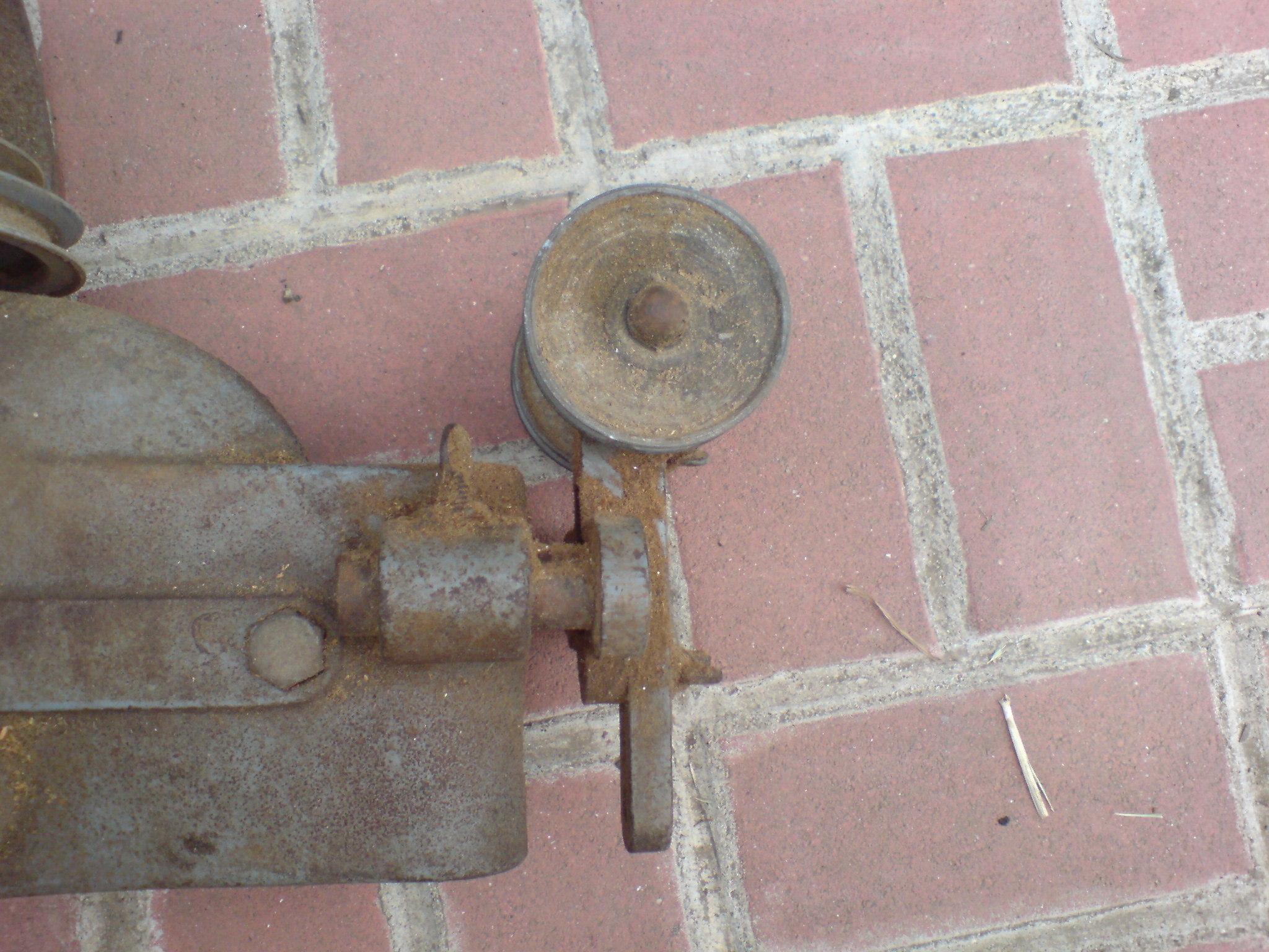 04-pulley-mount-orig.JPG