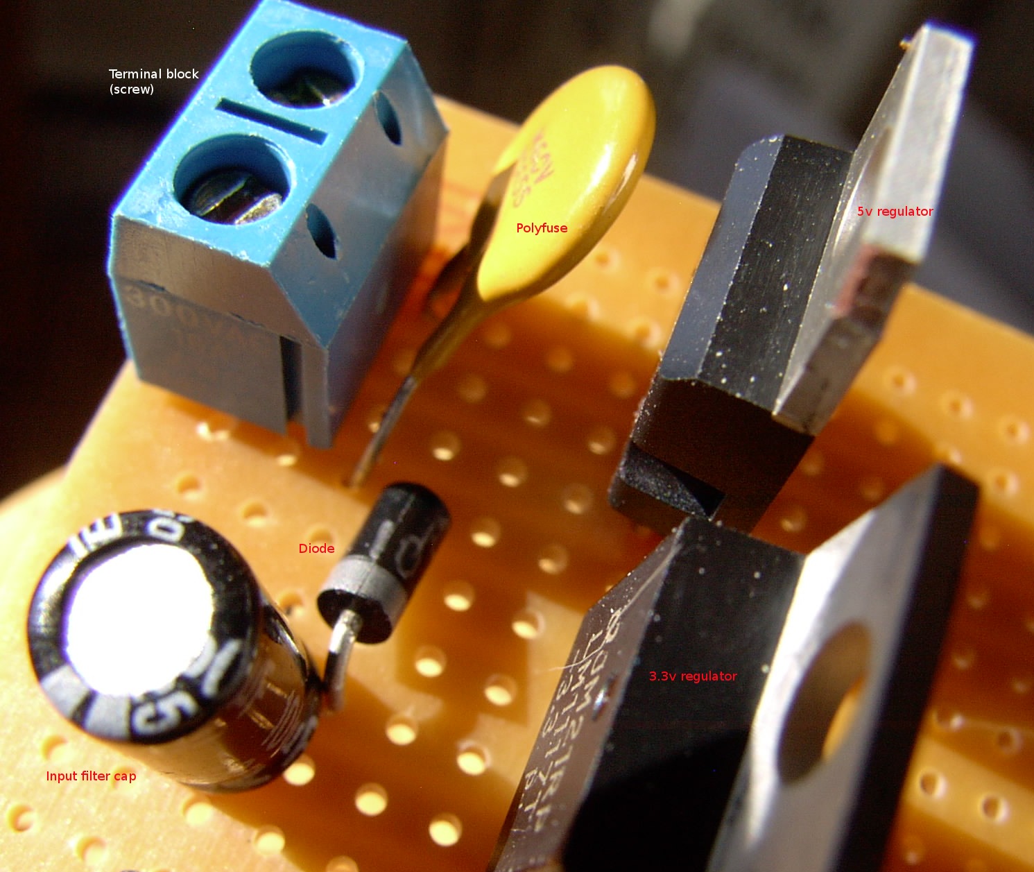 04.F.terminal.regs.polyfuse.diode.jpg