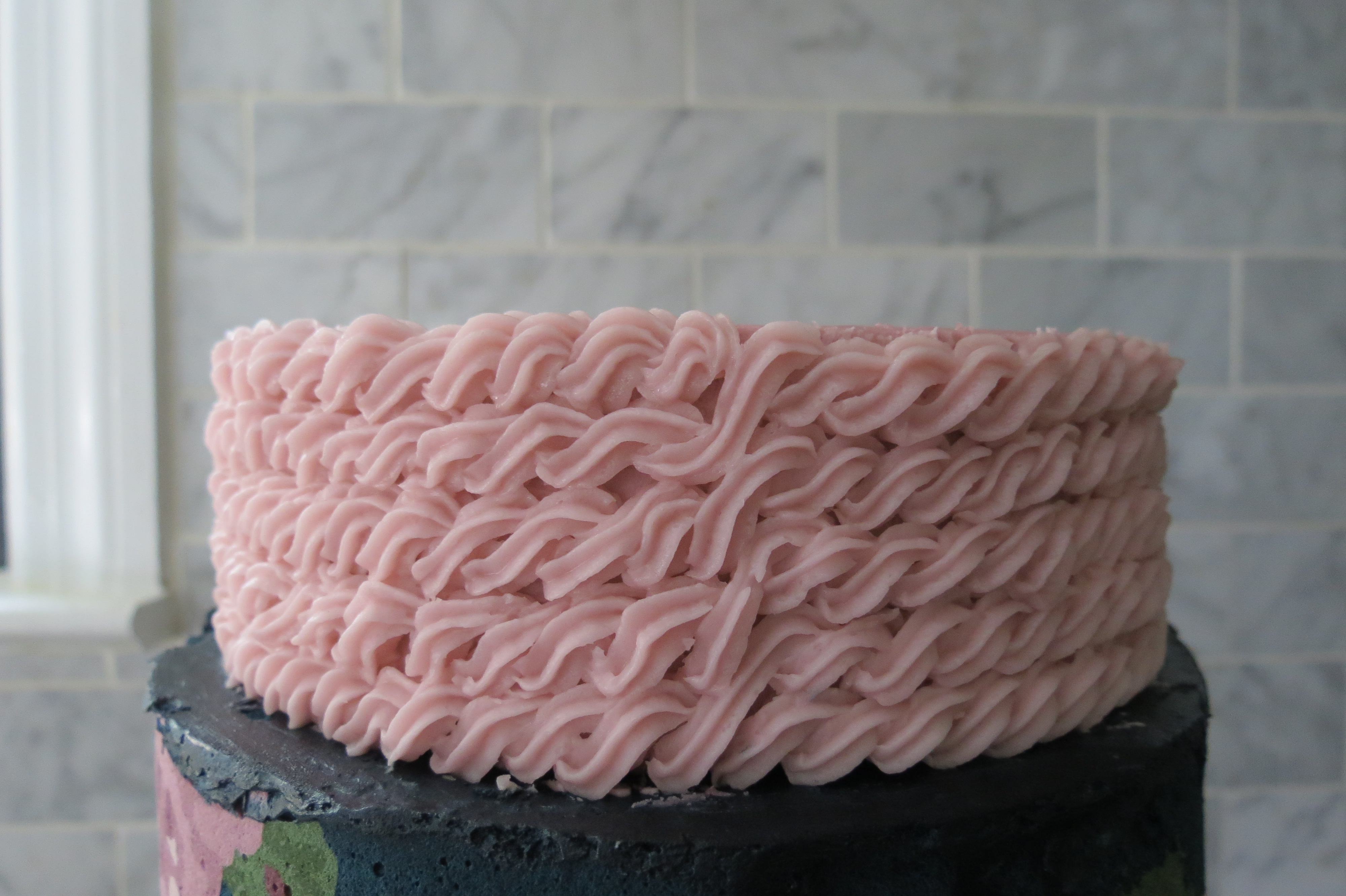 07-03 Piping Buttercream Rope.JPG