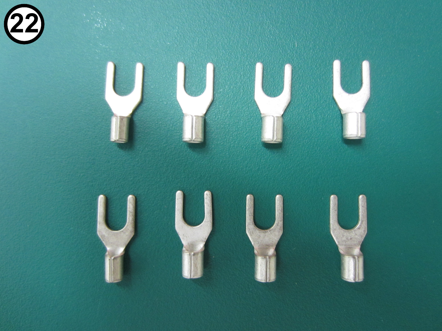 1 - 22 - Lamp - Spade Tongue Terminals.JPG