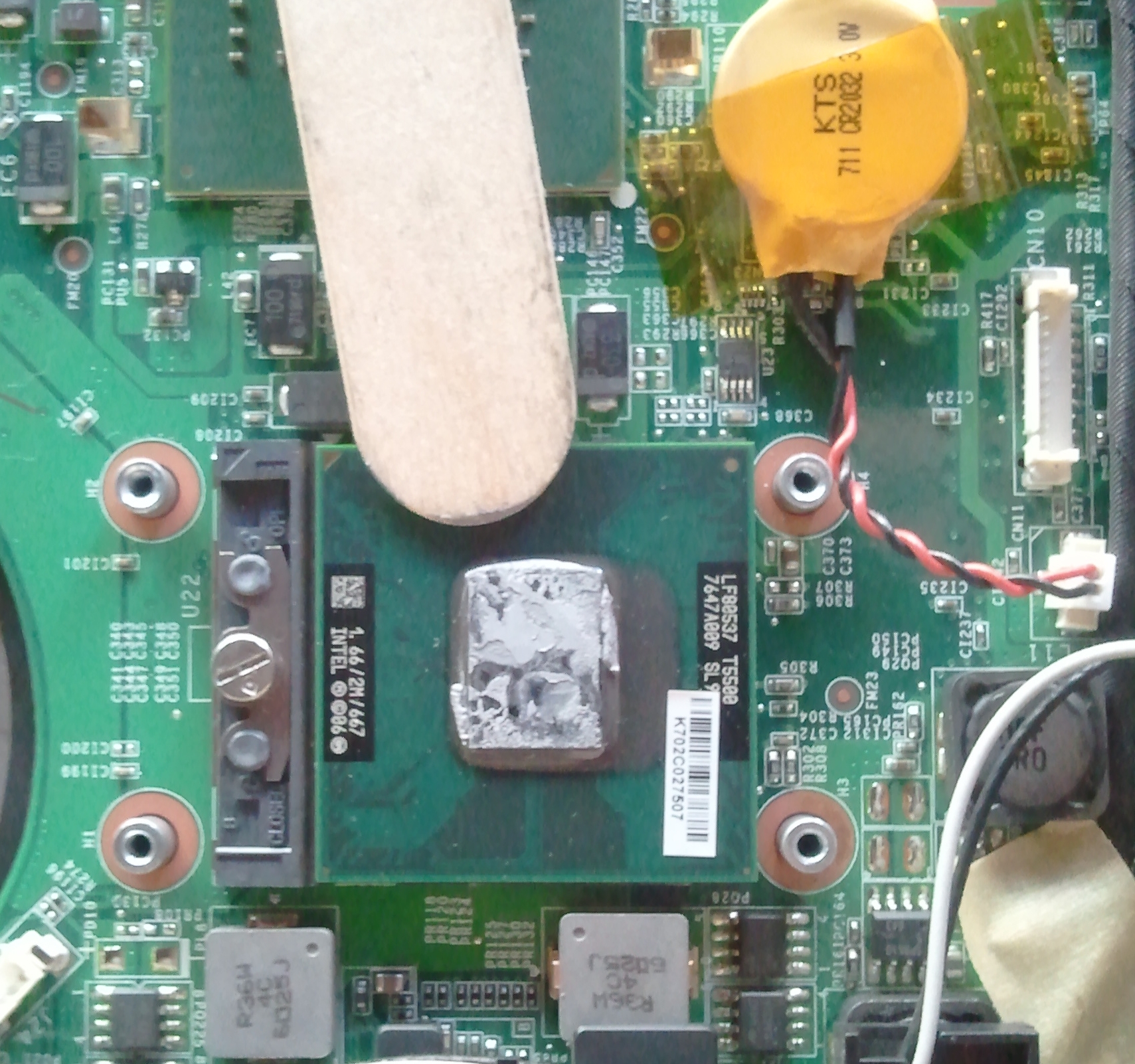 10c-LG F1 Laptop CPU Old Paste Removal.jpg