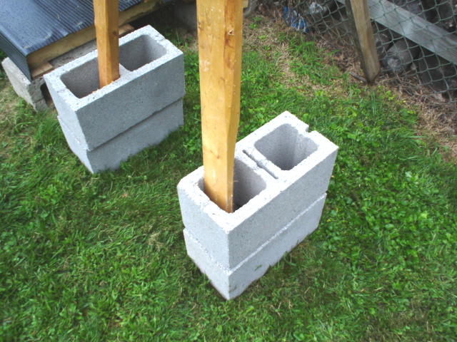 11 Dual concrete blocks to keep forlegs in place.JPG