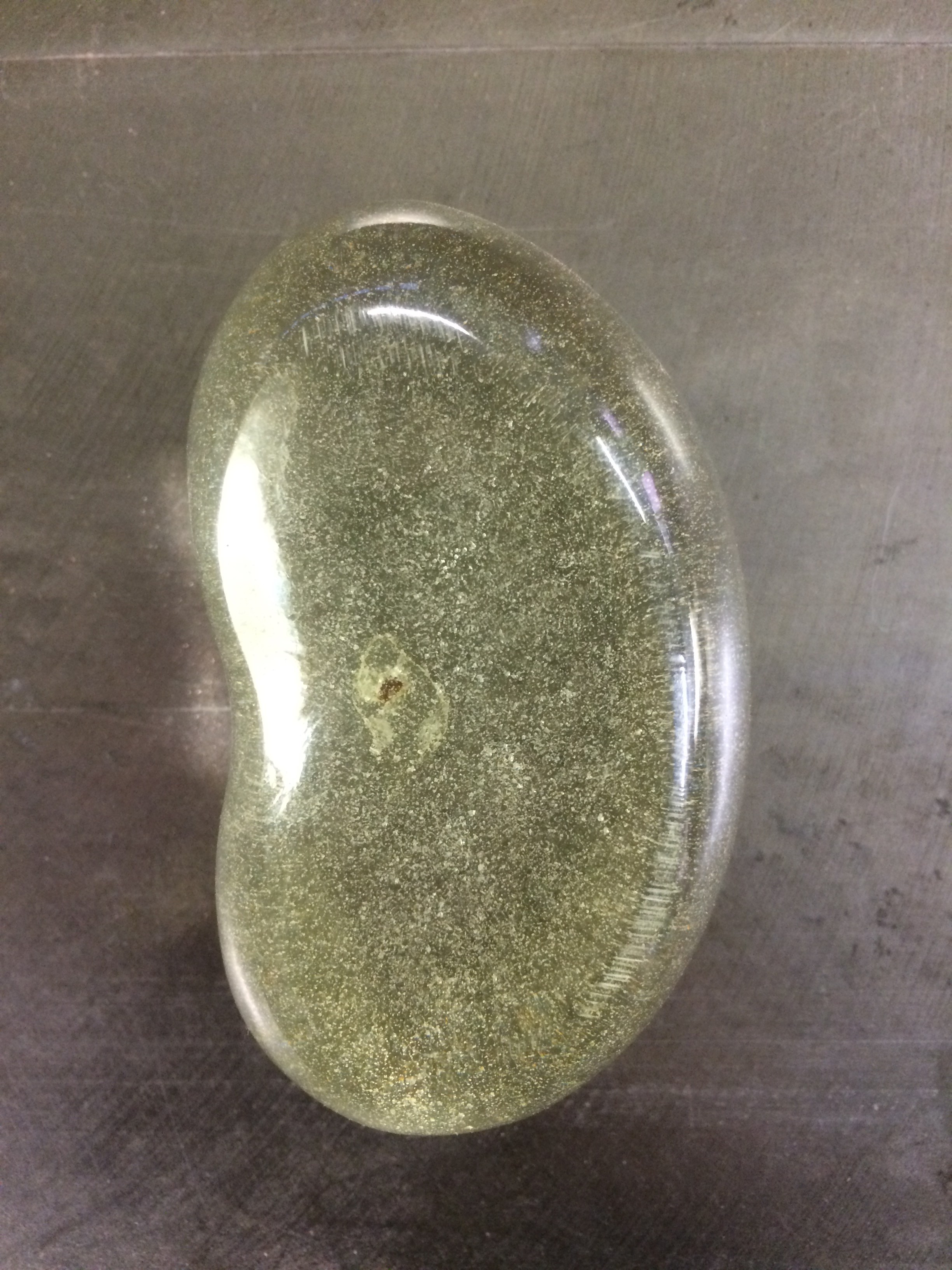 11-Kidney-stone-paperweight-polished-with-polishing-compound.jpg