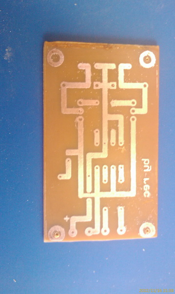 11-homemade-pcb-clean-remained-toner.jpg