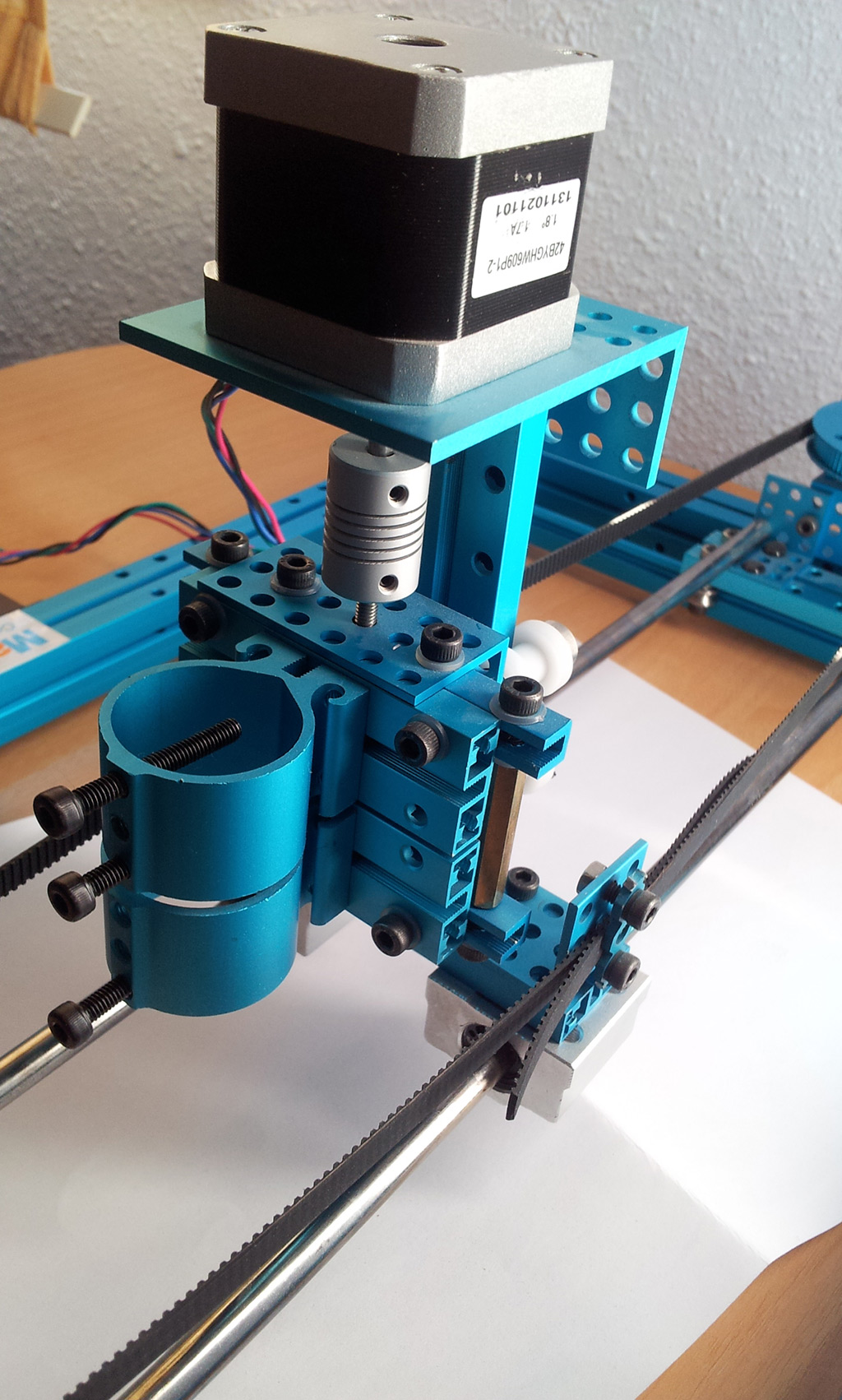 11-robot-plotter-makeblock-eje-vertical.jpg