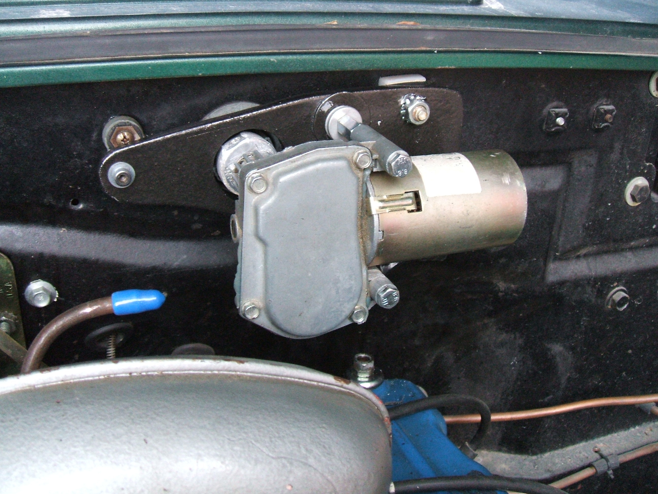 12 volt motor mounted.JPG