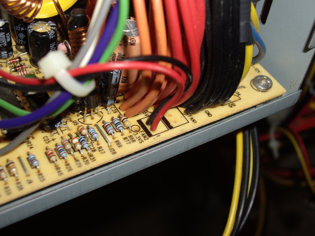 12. psu pcb fan connection.JPG