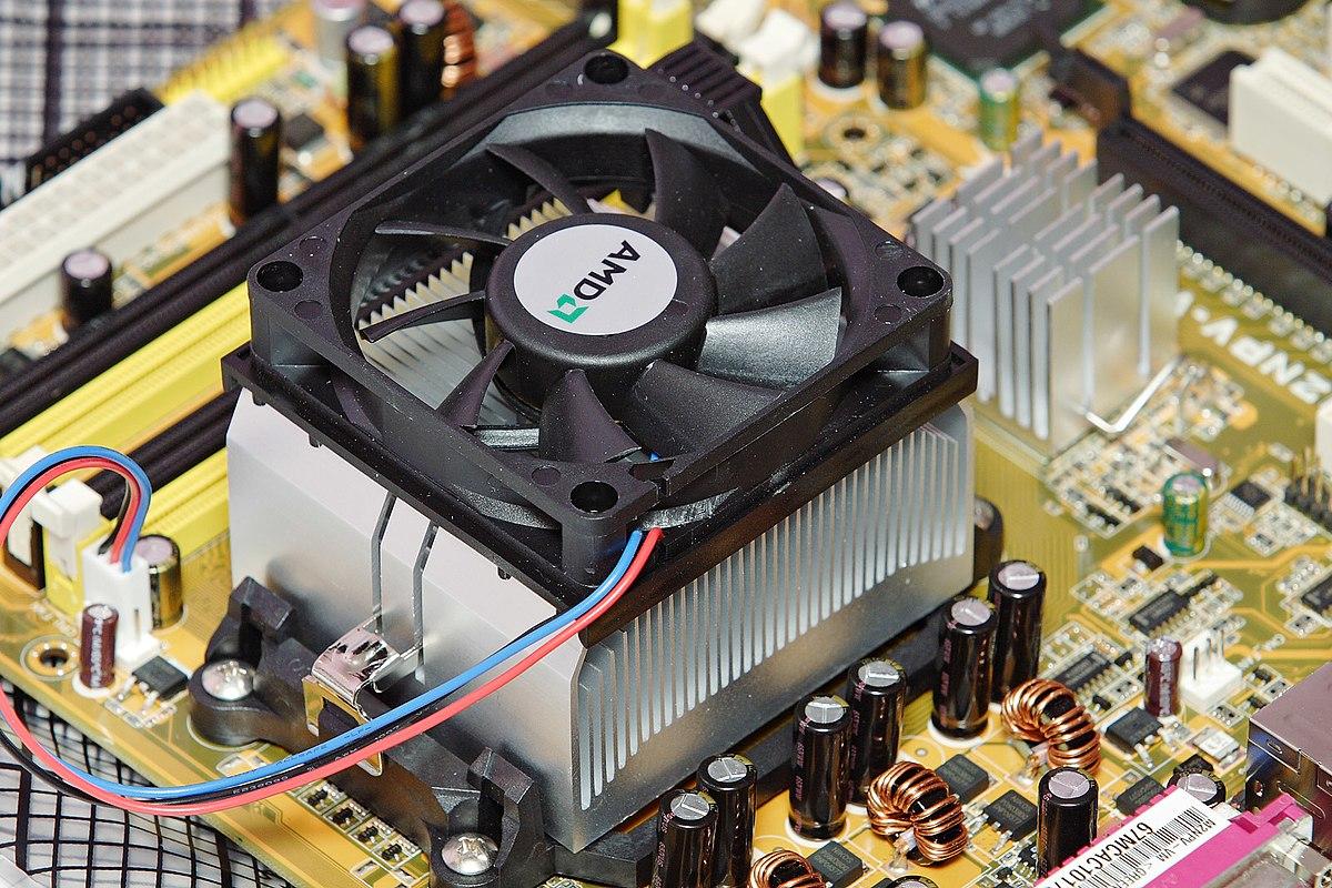 1200px-AMD_heatsink_and_fan.jpg