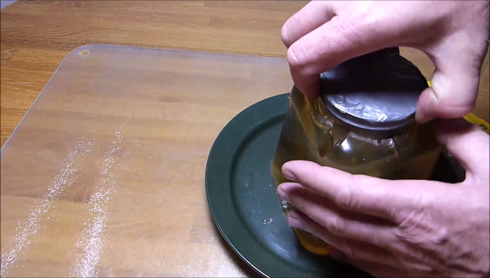 136 remove nutella jar from gelatine mould.png