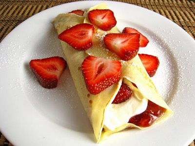 13StrawberryCrepesClosetCookingKevin13.jpg