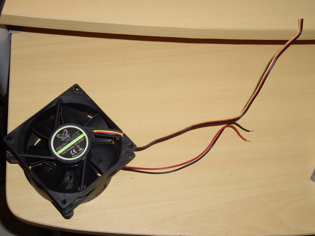 16. new fan with connector removed.JPG