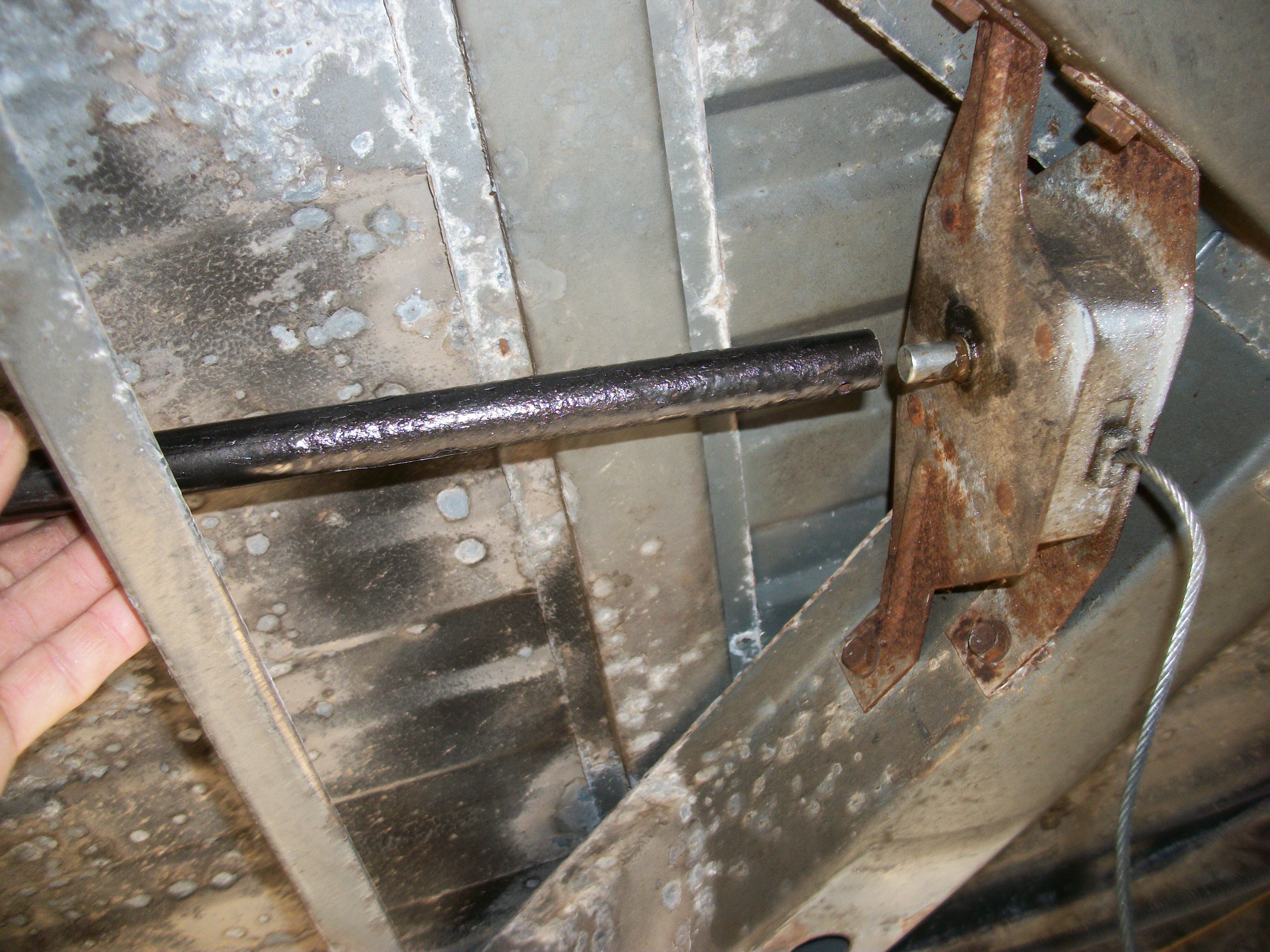 1B remove cotter pin and actuator pipe from cable reel.JPG