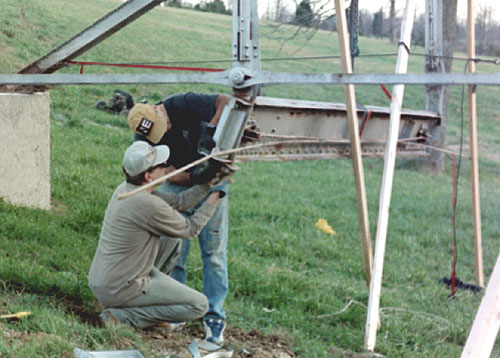 20 Matt n Mike setting 1st beam.jpg