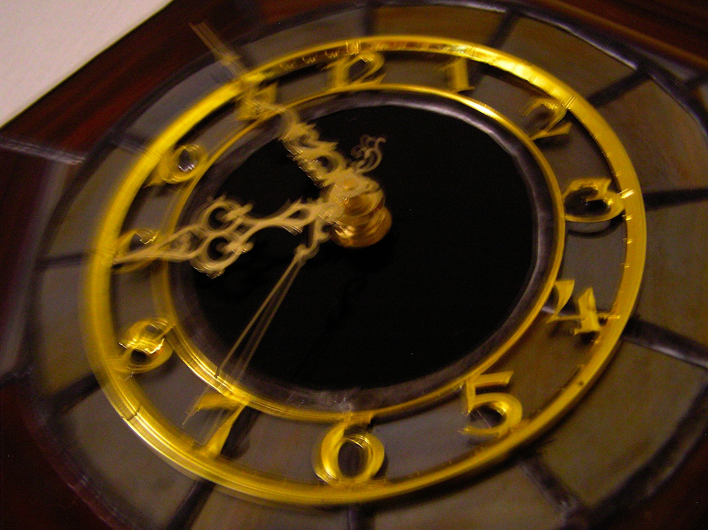 2007 June Stained Glass Clock1 (6).JPG