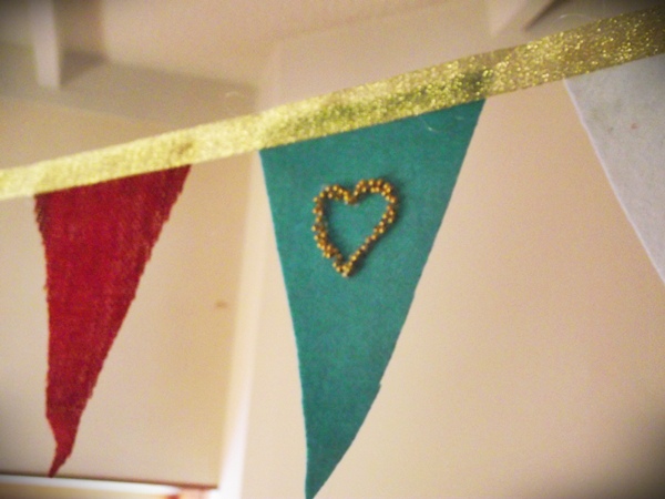 2011_1220christmasbunting0011.JPG