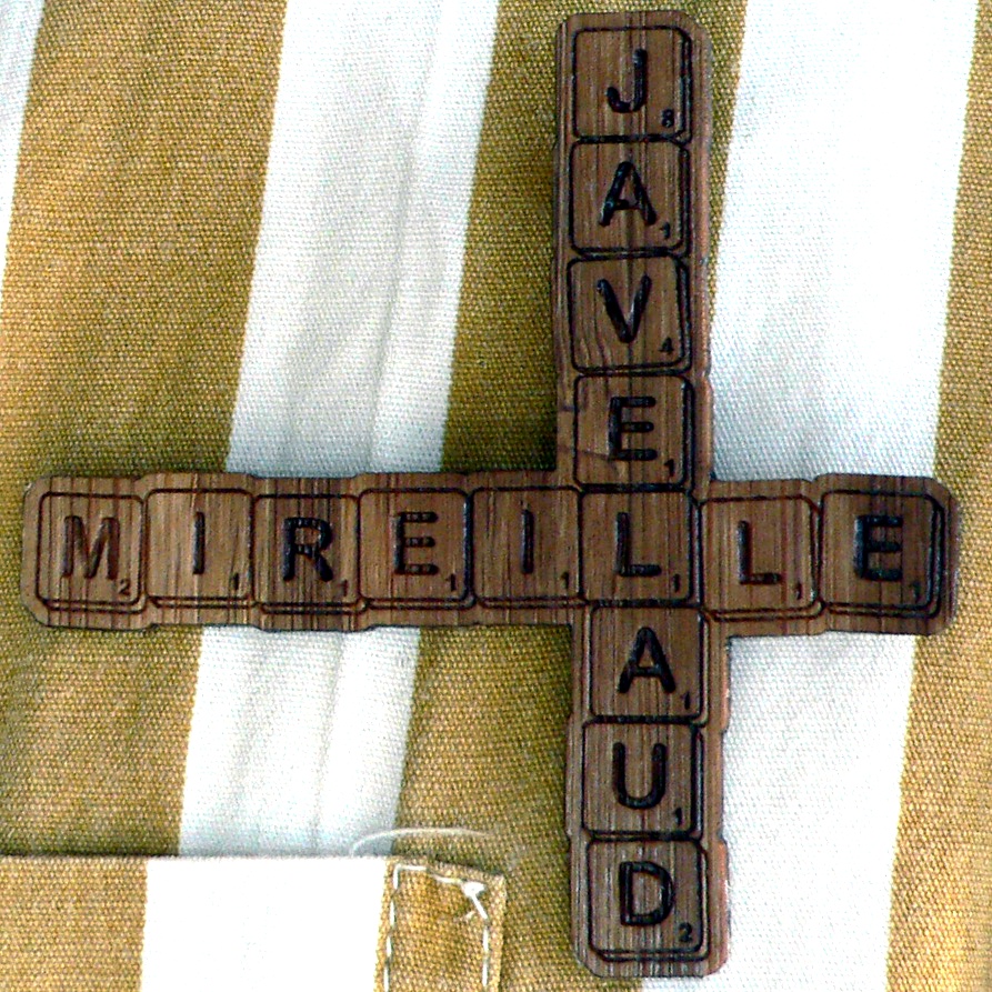 2012-08-26 18.22.33-We love letters Scrabble wooden (bamboo) brooch.jpg