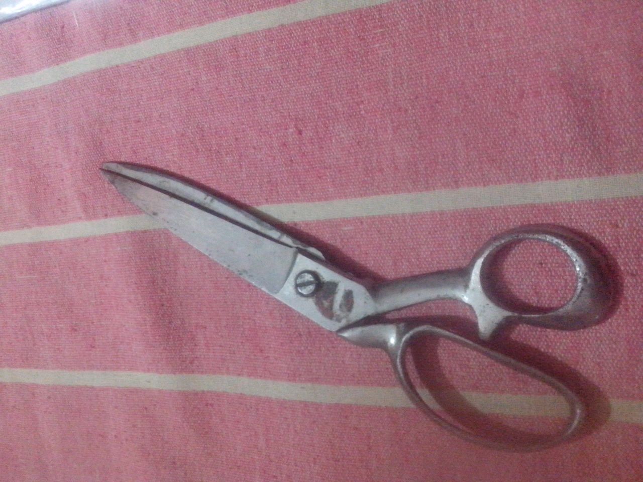 20150531133110_Scissors.jpg