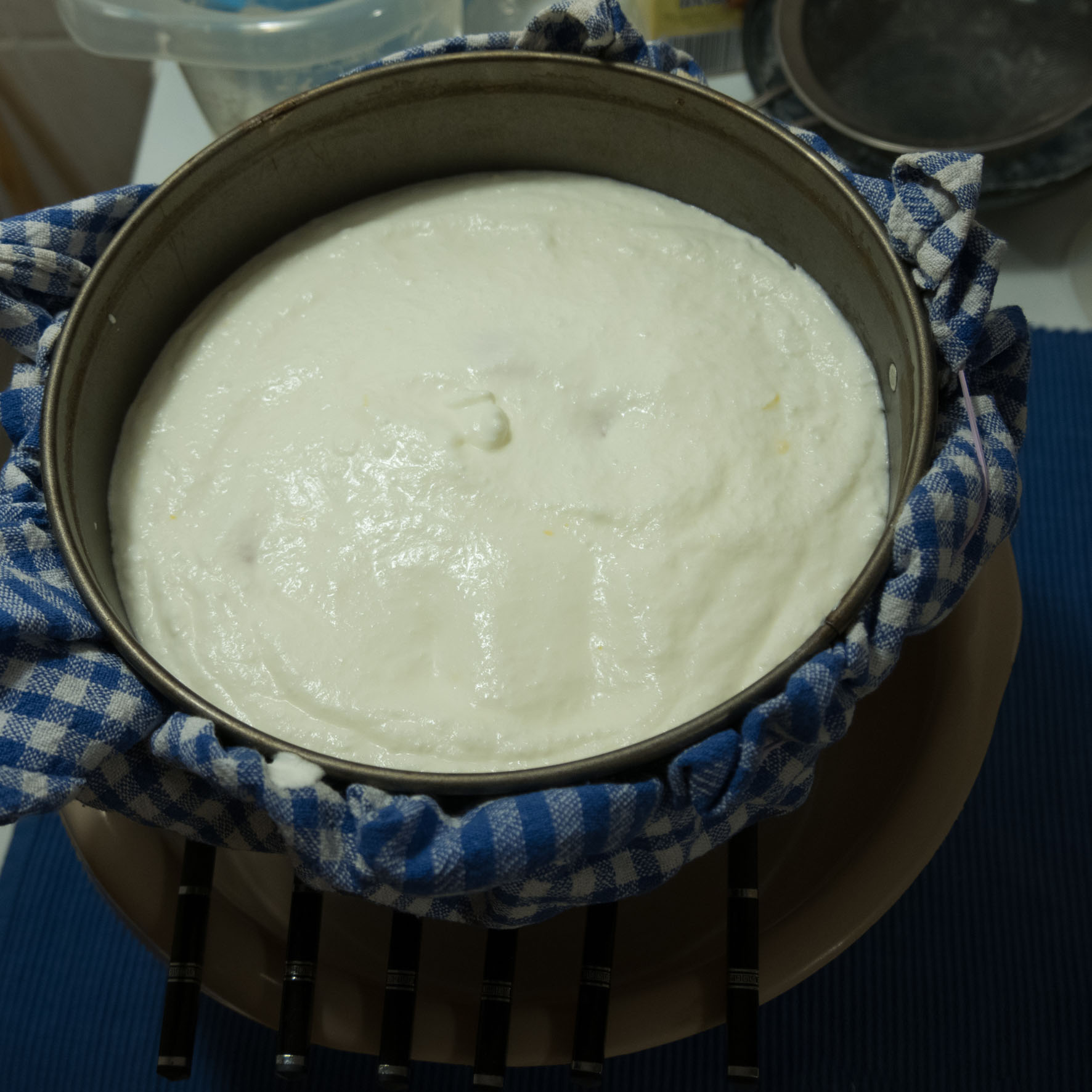 20180215-instructables-tropical-cream-cake-sun-cream-preparation (8).jpg