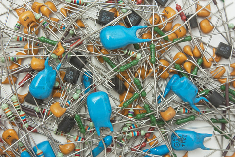 2053815-178886-heap-old-electronic-components-background.jpg