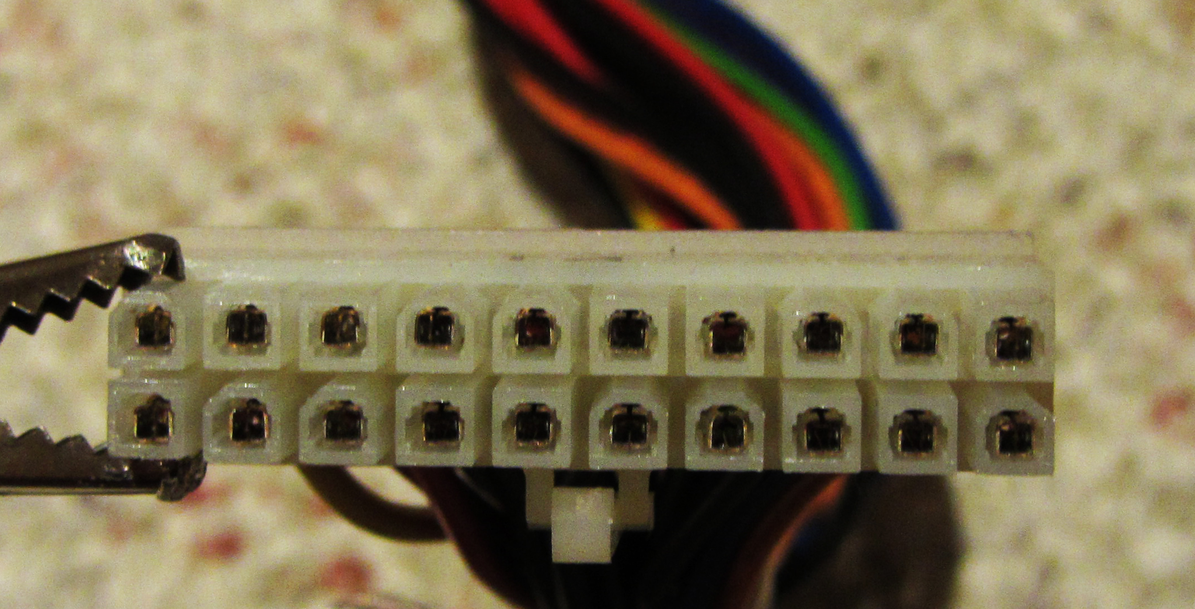 20_pin_PSU_connector_end.jpg