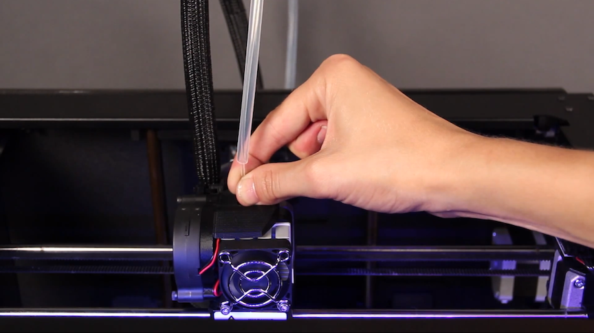 21. Filament to extruder.png