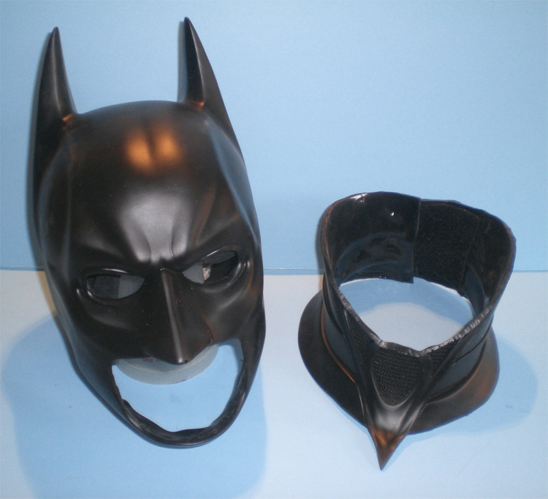 21BBA01_Batman-Dark-Knight-Cowl_02.jpg