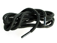 220px-Shoelaces_20050719_001.jpg