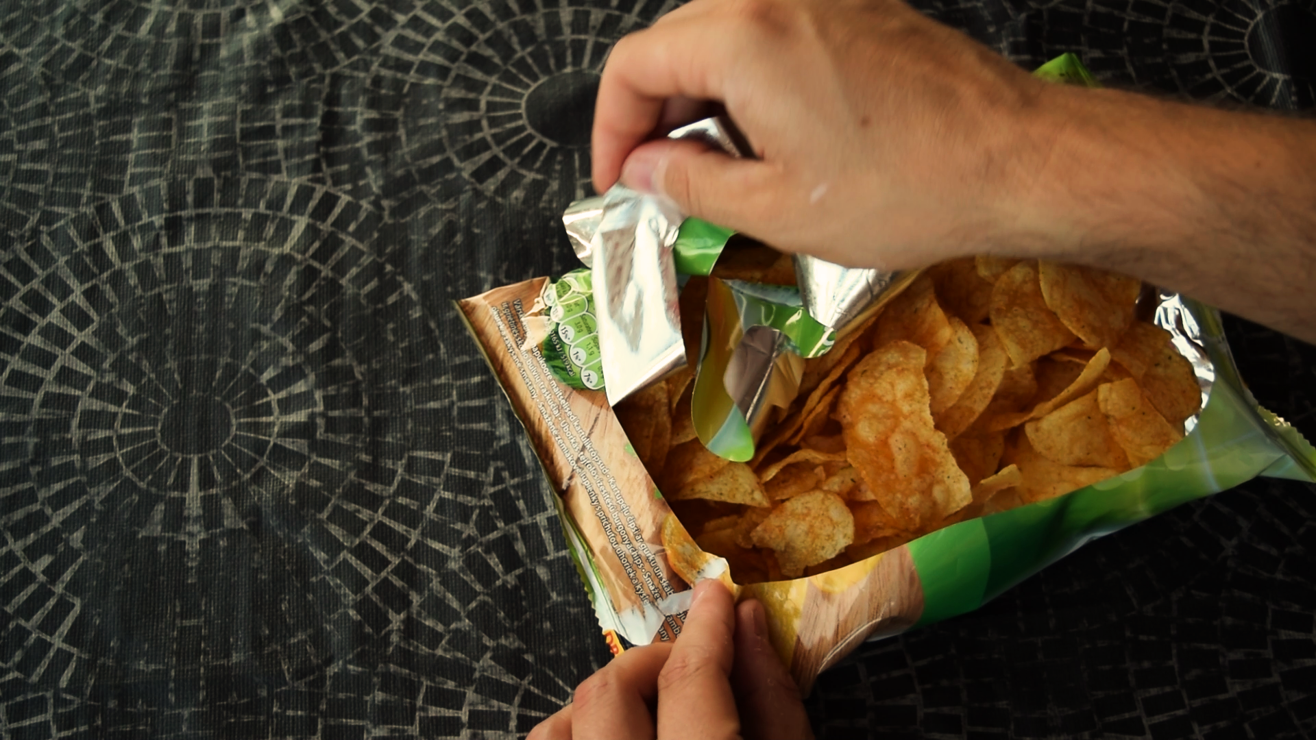 3 Chips Lifehacks_freeze25.bmp
