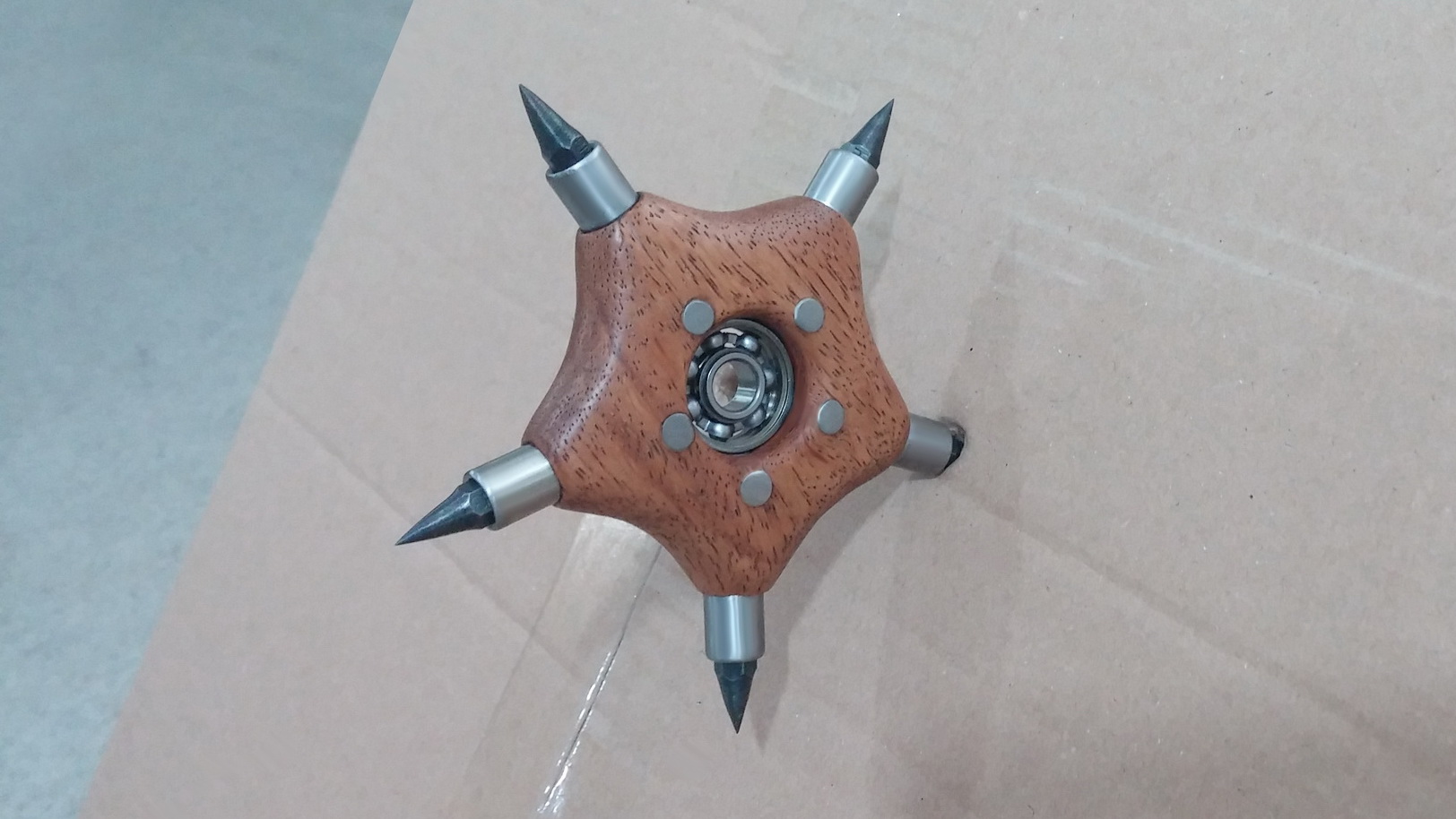 3-IN-ONE Fidget Spinner - Shuriken, Slingshot, Multi-Bit Screwdriver (97).jpg