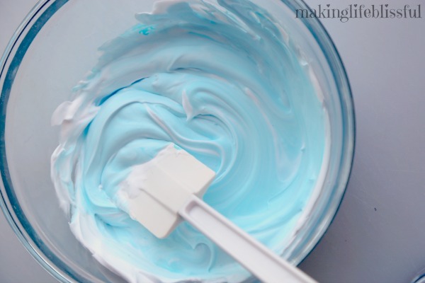 3-ingredient-fluffy-slime.jpg