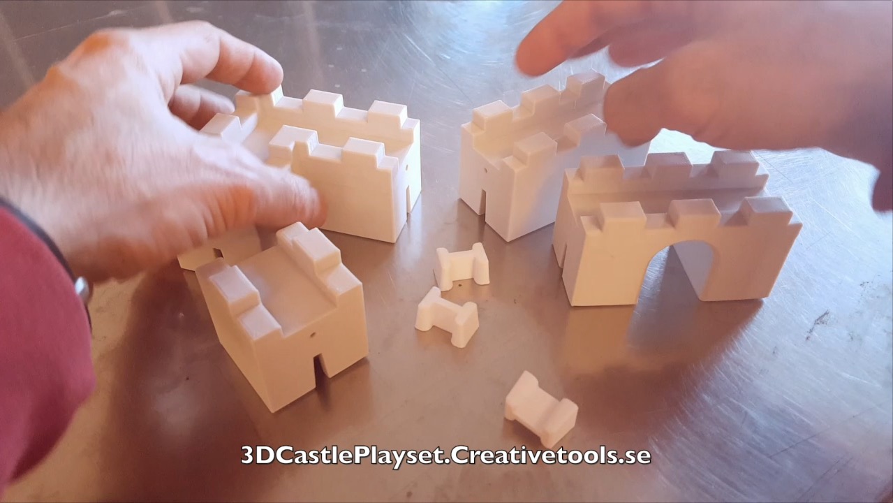 3DCastlePlayset.CreativeTools.se - Assembling walls.jpg