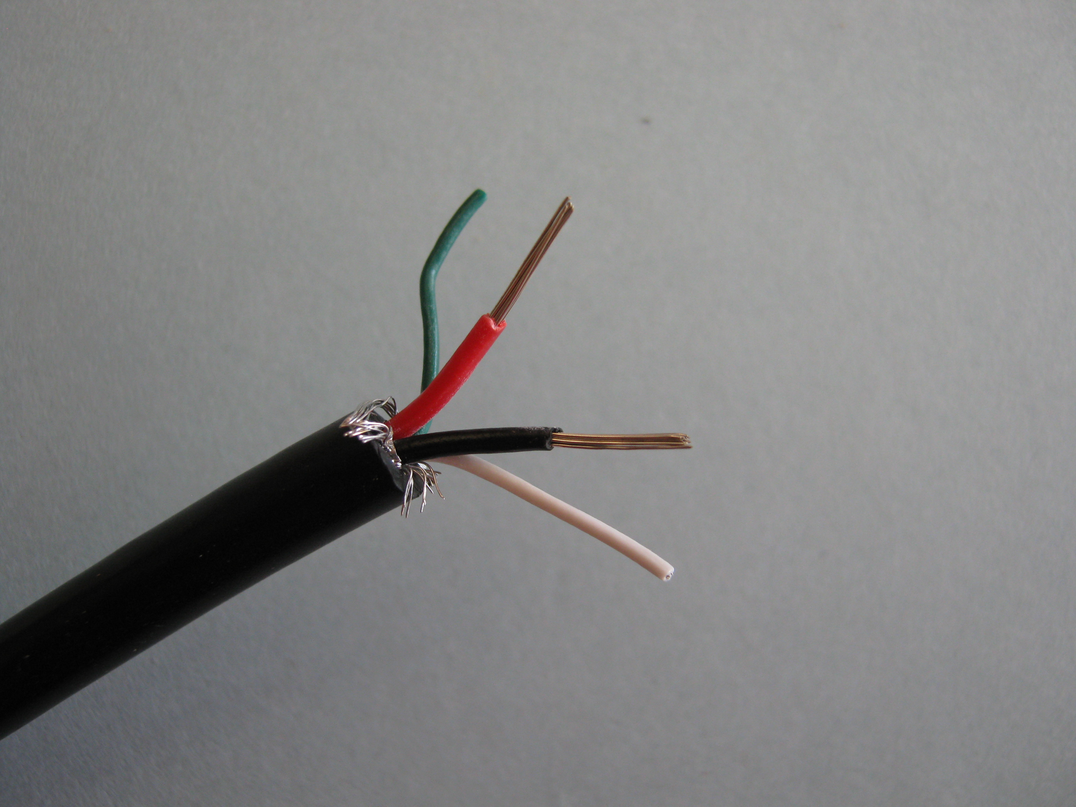 4 - 3 - Assemble RGB Power Cable.JPG