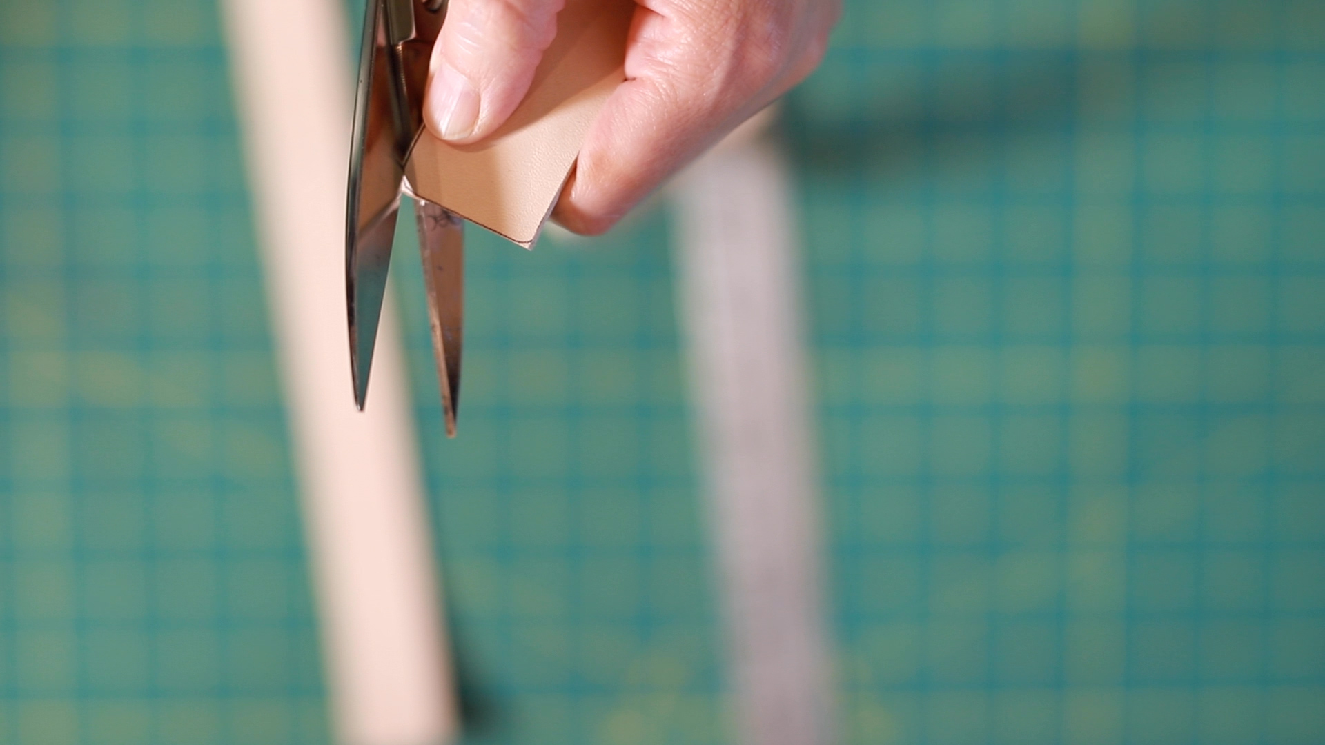 4. trim corners with scissors.jpg