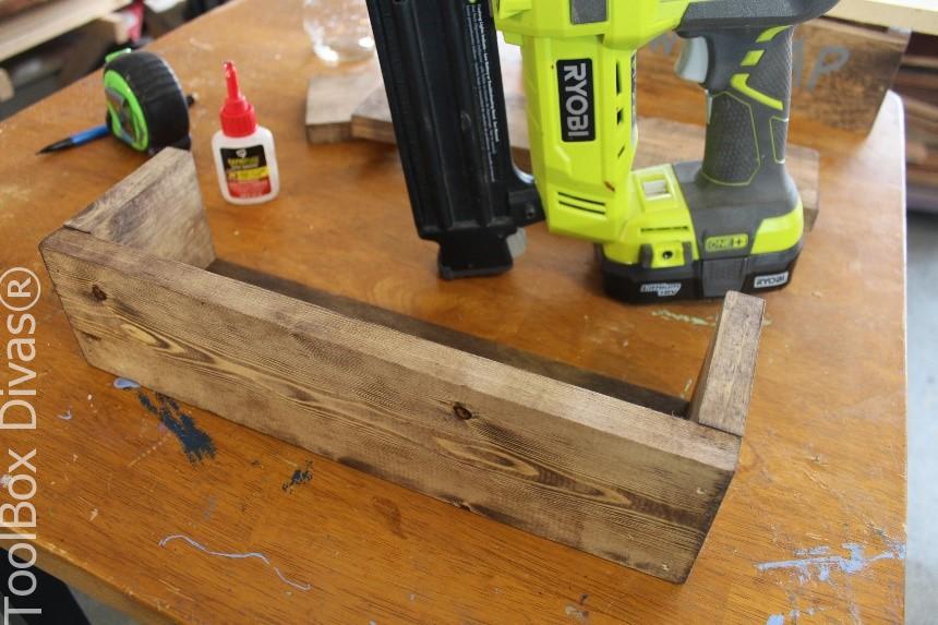 4.-DIY-Wooden-Centerpiece-ToolBox-Divas.jpg