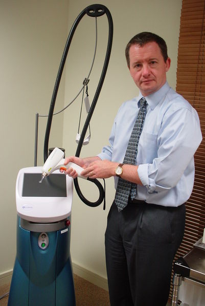 401px-Dermatological_laser.JPG