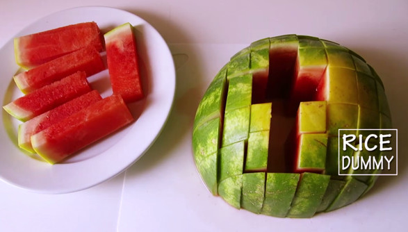 5-3_watermelon_easy_slice.jpg