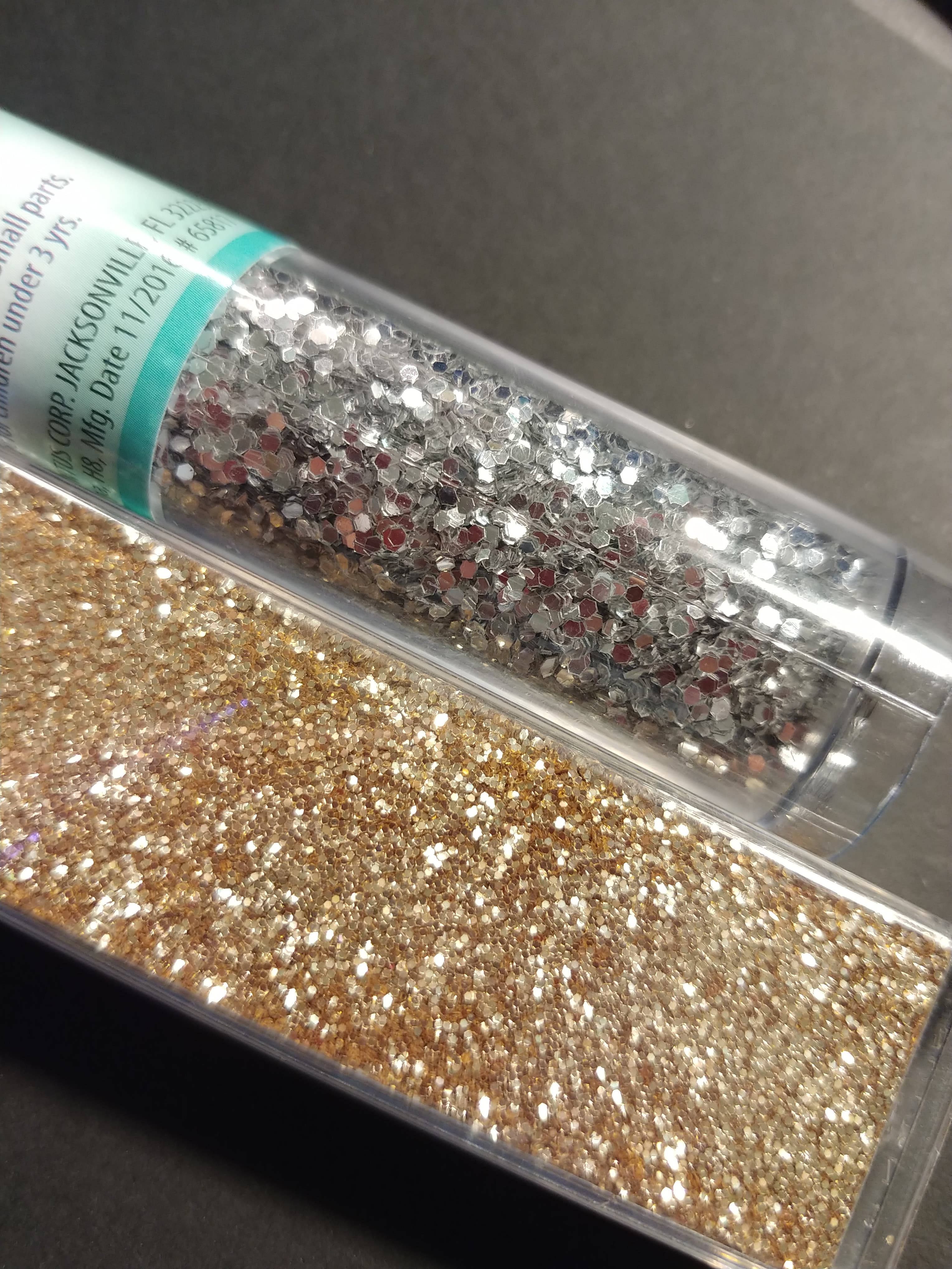 6. Grad Cap Glitter (Close Look).jpg