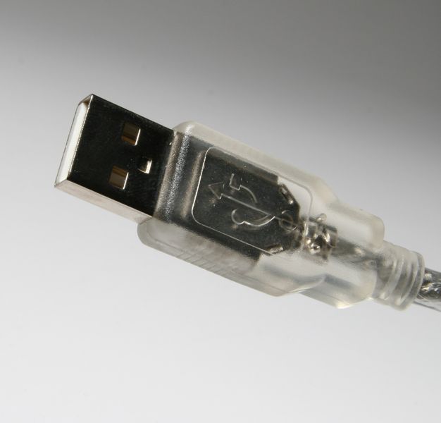 626px-USB_TypeA_Plug.JPG